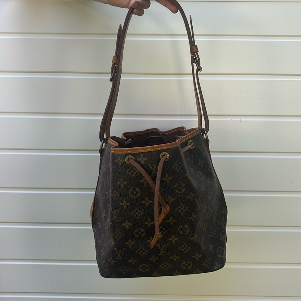 Louis Vuitton Bucket Handbag